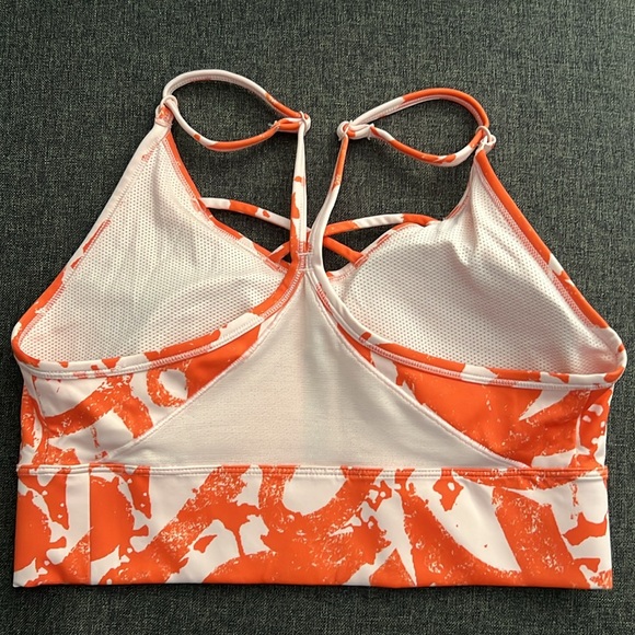 Nike Dri-Fit sports bra, size M, like new condition - Picture 2 of 3